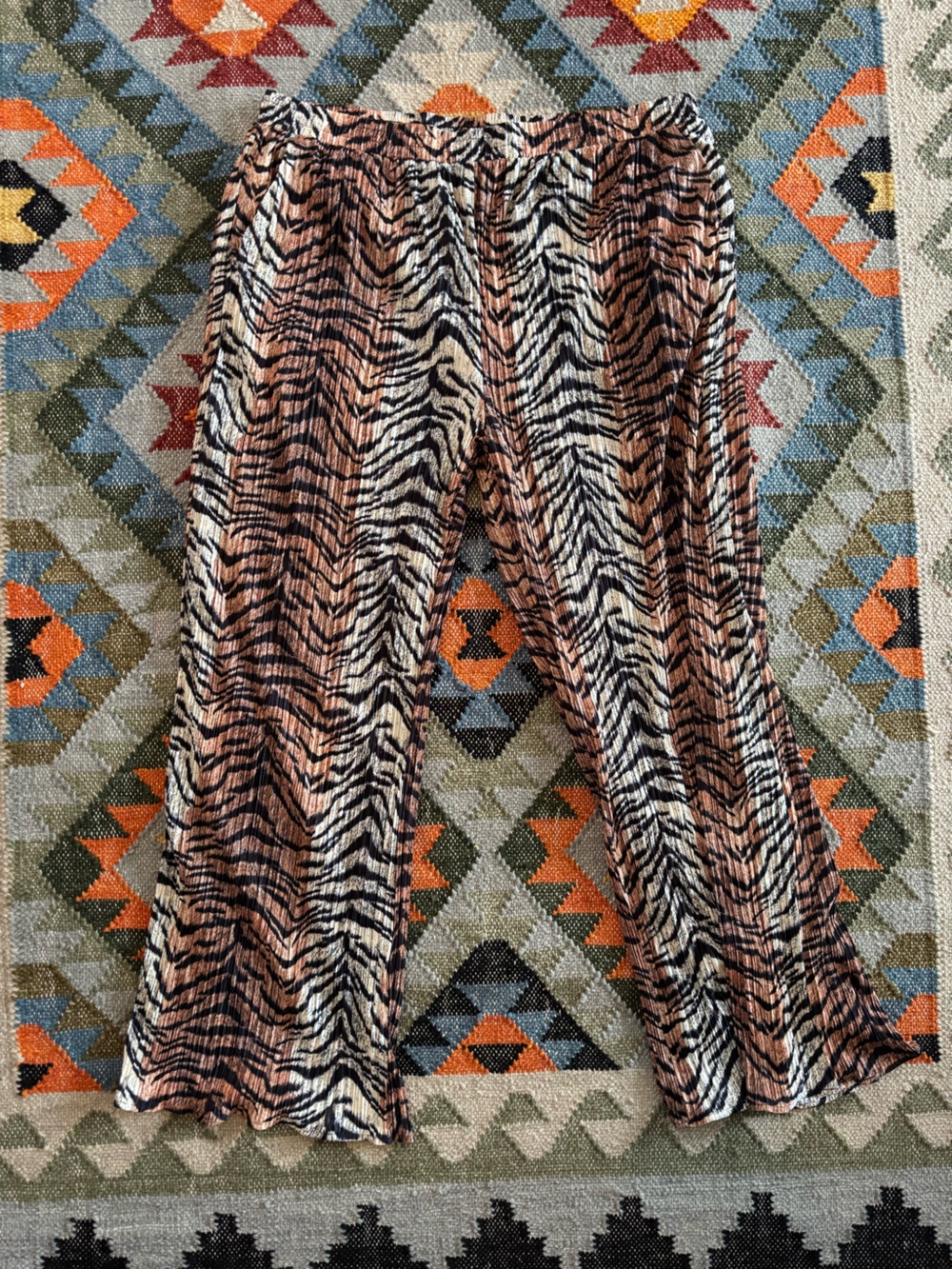 Dressed in LALA Pleated Plissé Set in Go Get ‘Em Tiger Print - Picture 10 of 12